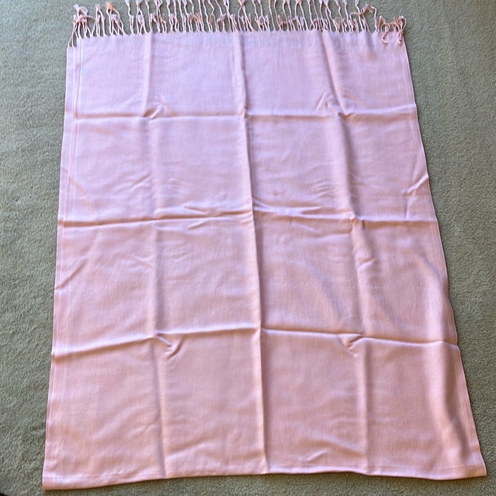 Soft pink wrap scarf💕